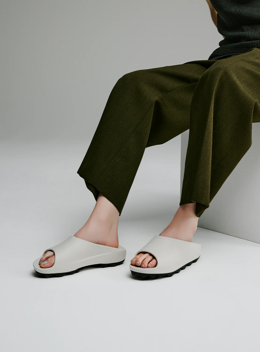 Lux-2 (Air Studded Sole®) Open Toe Sandals